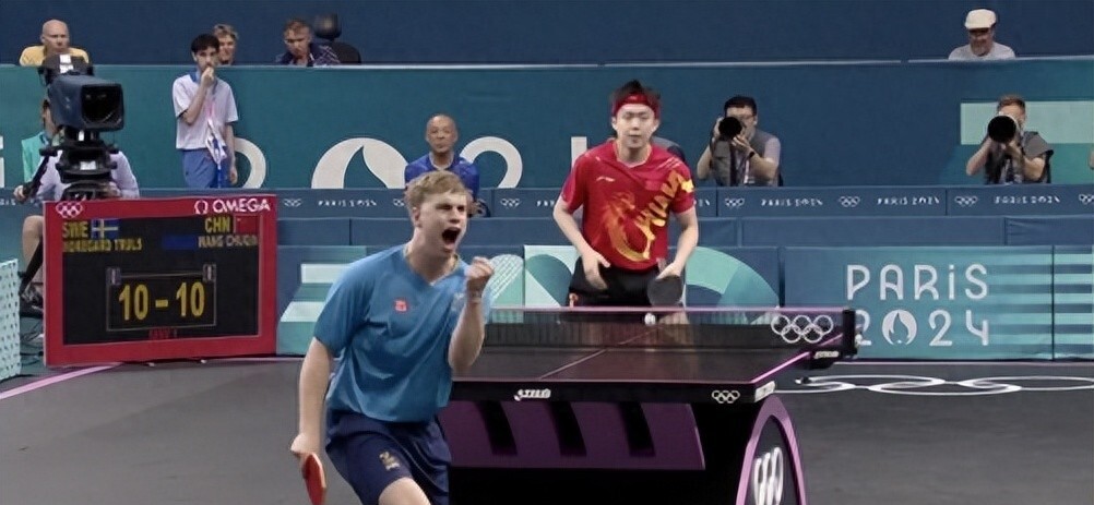 强队实力横扫对手,场上战斗激烈令人目不转睛 强队实力横扫对手,场上战斗激烈令人目不转睛