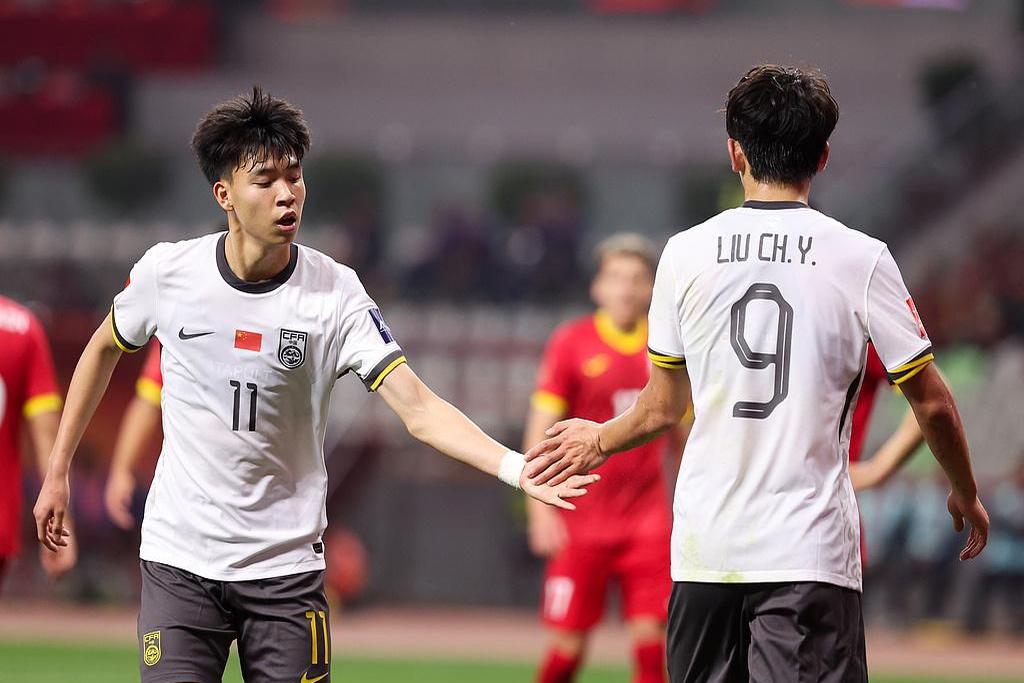 波兰主场完胜以色列，提前锁定小组第一的简单介绍