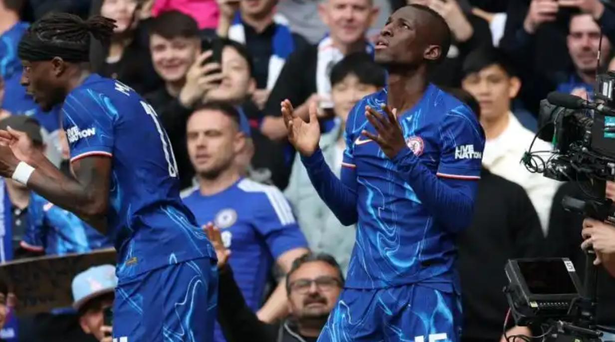 包含阿曼巴里戈斯夺魁，一举晋级亚冠前八的词条