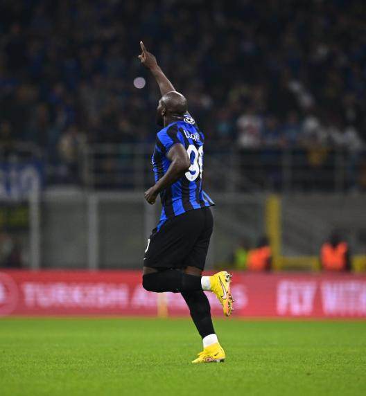 开云体育官网入口-国际米兰球员卢卡库在联赛中取得进球