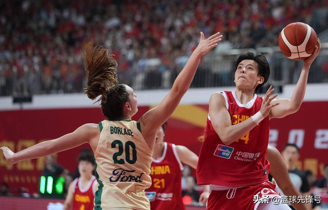 开云体育入口-道格拉斯坚定防守，帮助球队胜出