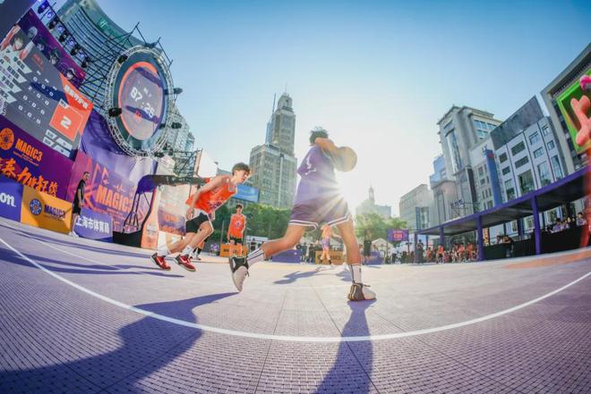 技巧与团队合作的巅峰对决，篮球场上的风云变幻