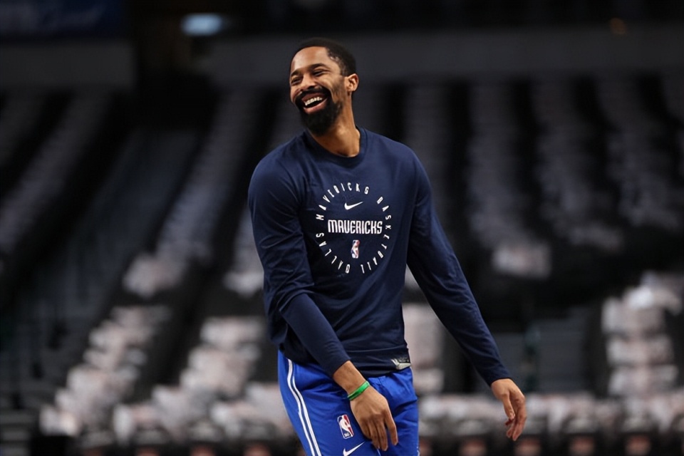 包含独行侠老将表现不佳，是否会被弃用或交易的词条