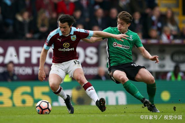 关于土耳其击败挪威,小组晋级希望再起的信息