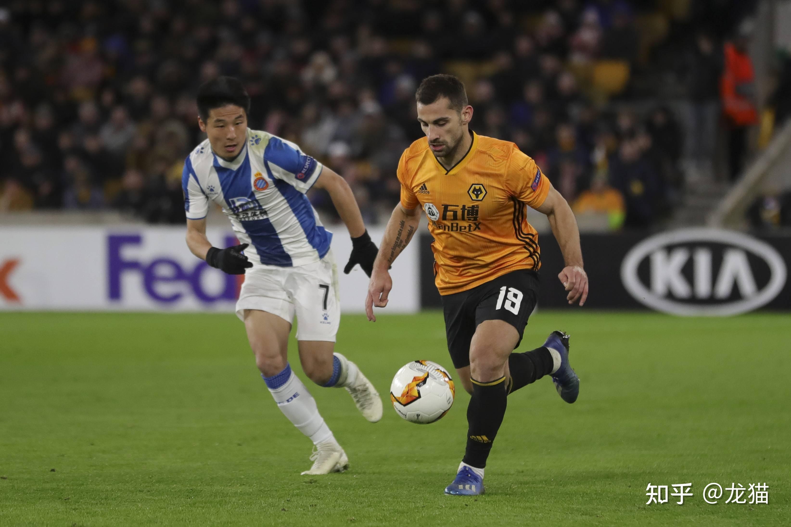 瓦伦西亚与皇马对阵，谁能抢得比赛胜利