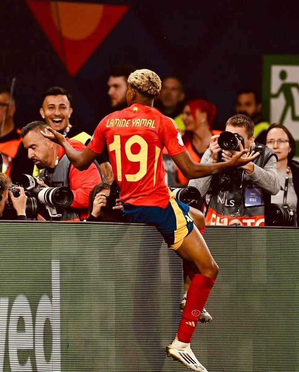 开云体育app下载-西班牙足球明星获得洲际最佳射手奖