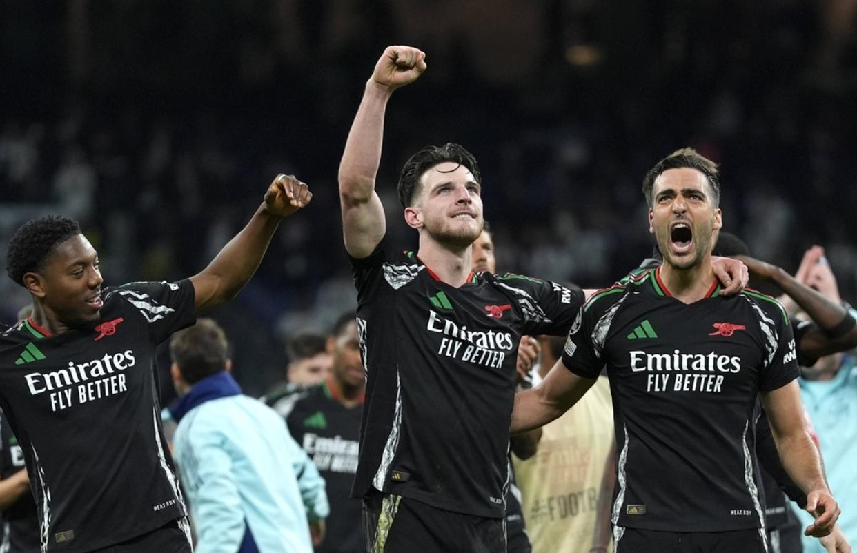 包含皇马惨遭曼联绝杀，遗憾止步欧冠八强的词条