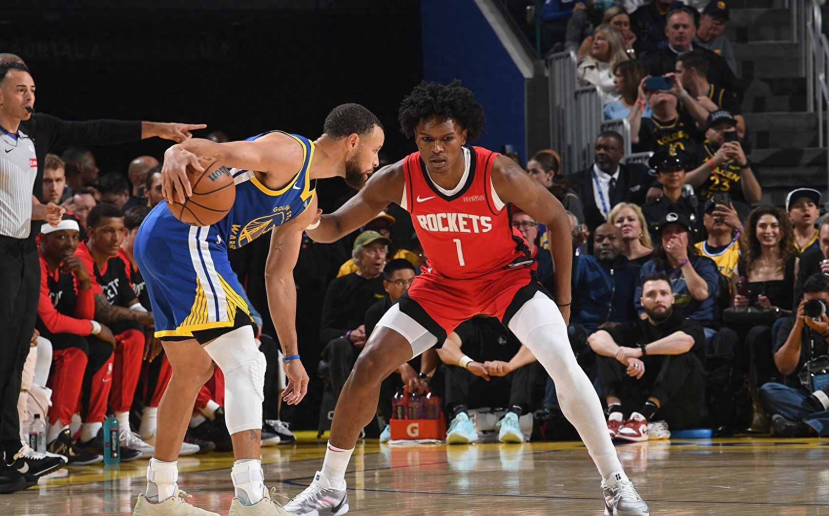 独行侠击败灰熊，唐西奇全场32分领先的简单介绍