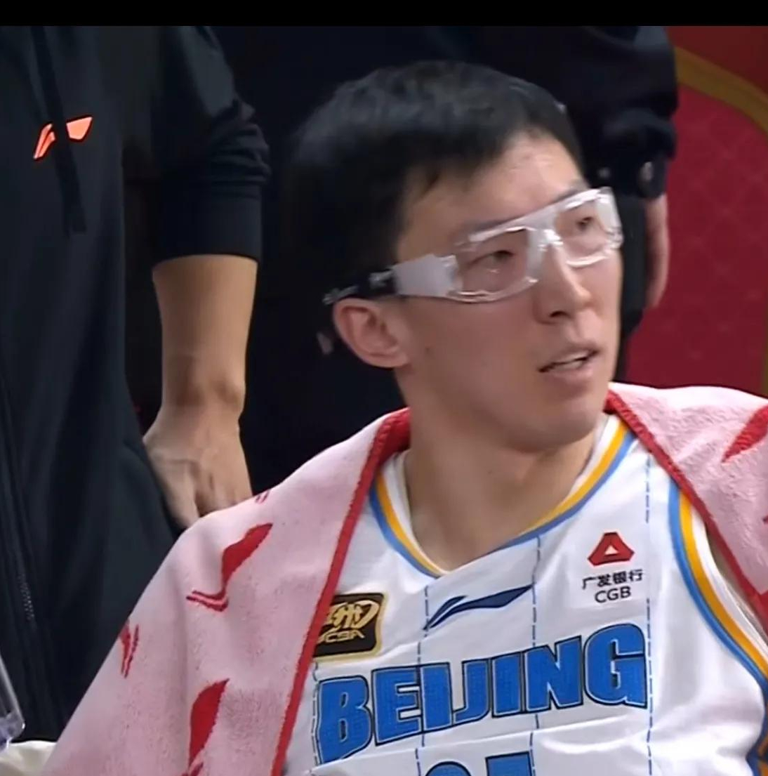 开云体育-周琦表现惊艳,再次成为焦点人物的简单介绍