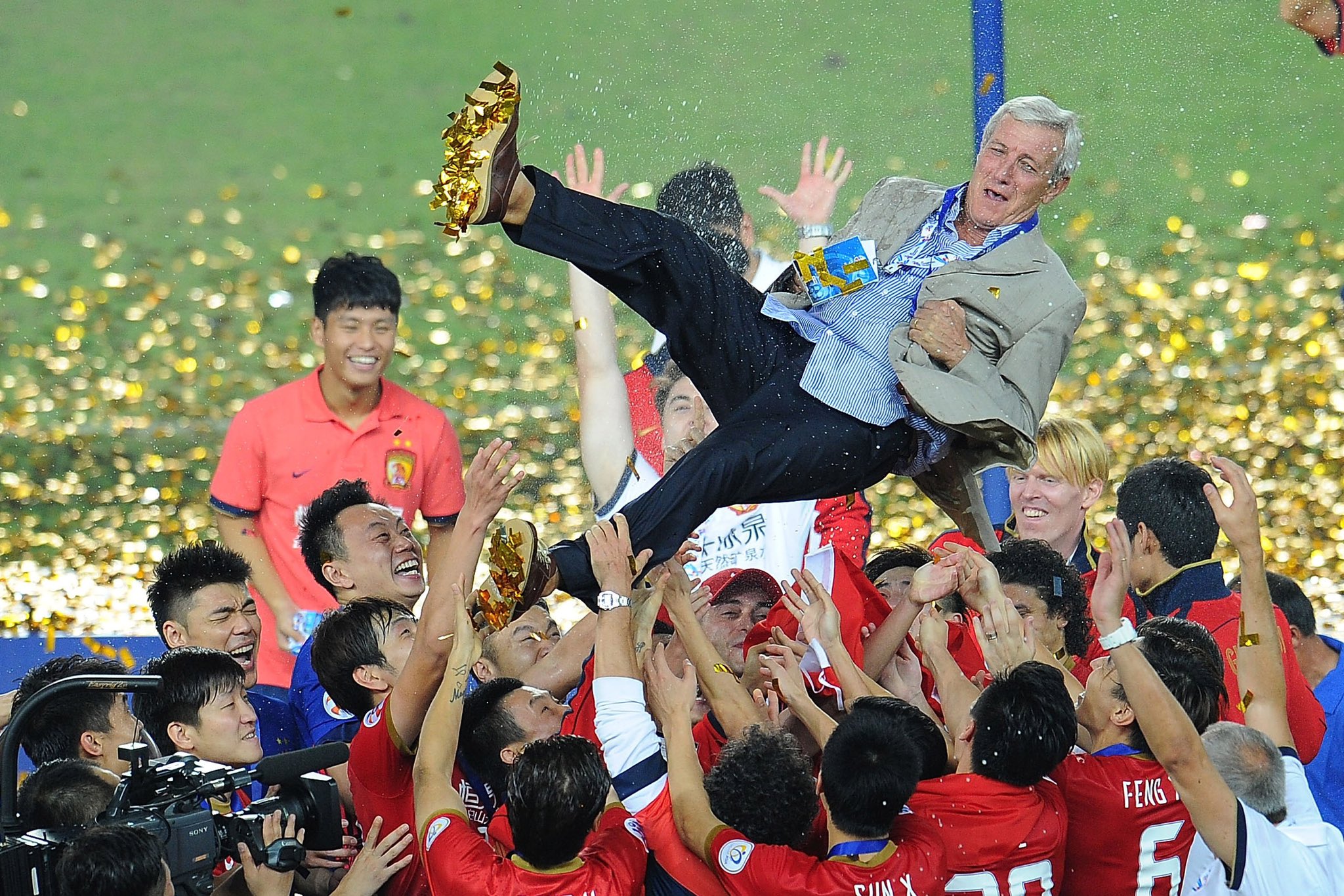 关于阿联酋球队继续火热表现，实现对手碾压的信息